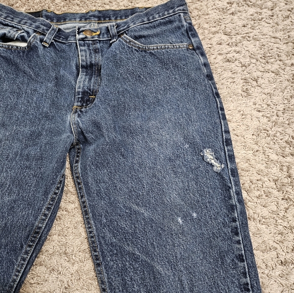 Wrangler Men’s 34x32 Blue Jeans Classic Fit Straight Leg Distressed 100% Cotton - Picture 3 of 10